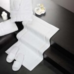 Bademantil sa papučama i peškirom Bademantili